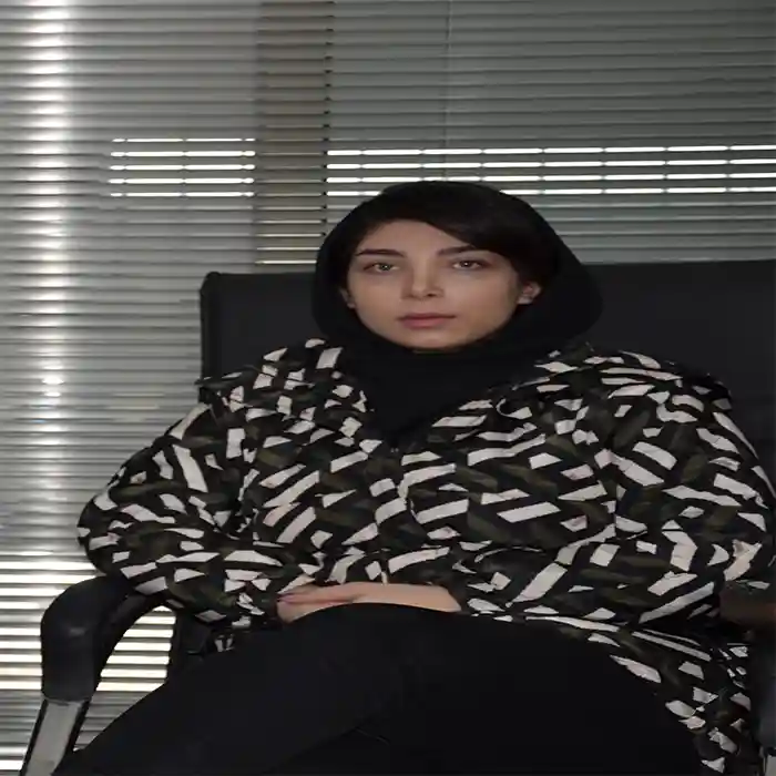 خانم فرجی پور 700-700